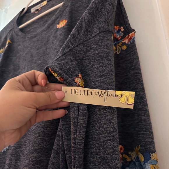 Floral top - Picture 5 of 5